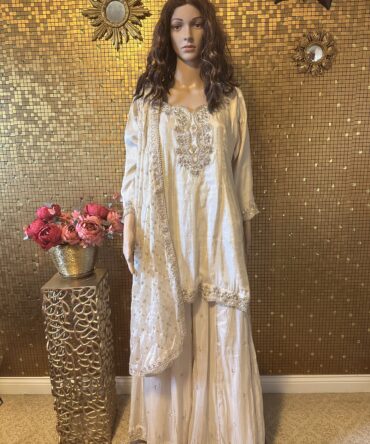 Ivory flared palazzo with embroidery