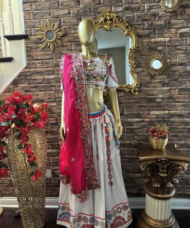 Elegant white Navratri lahenga skirt with e