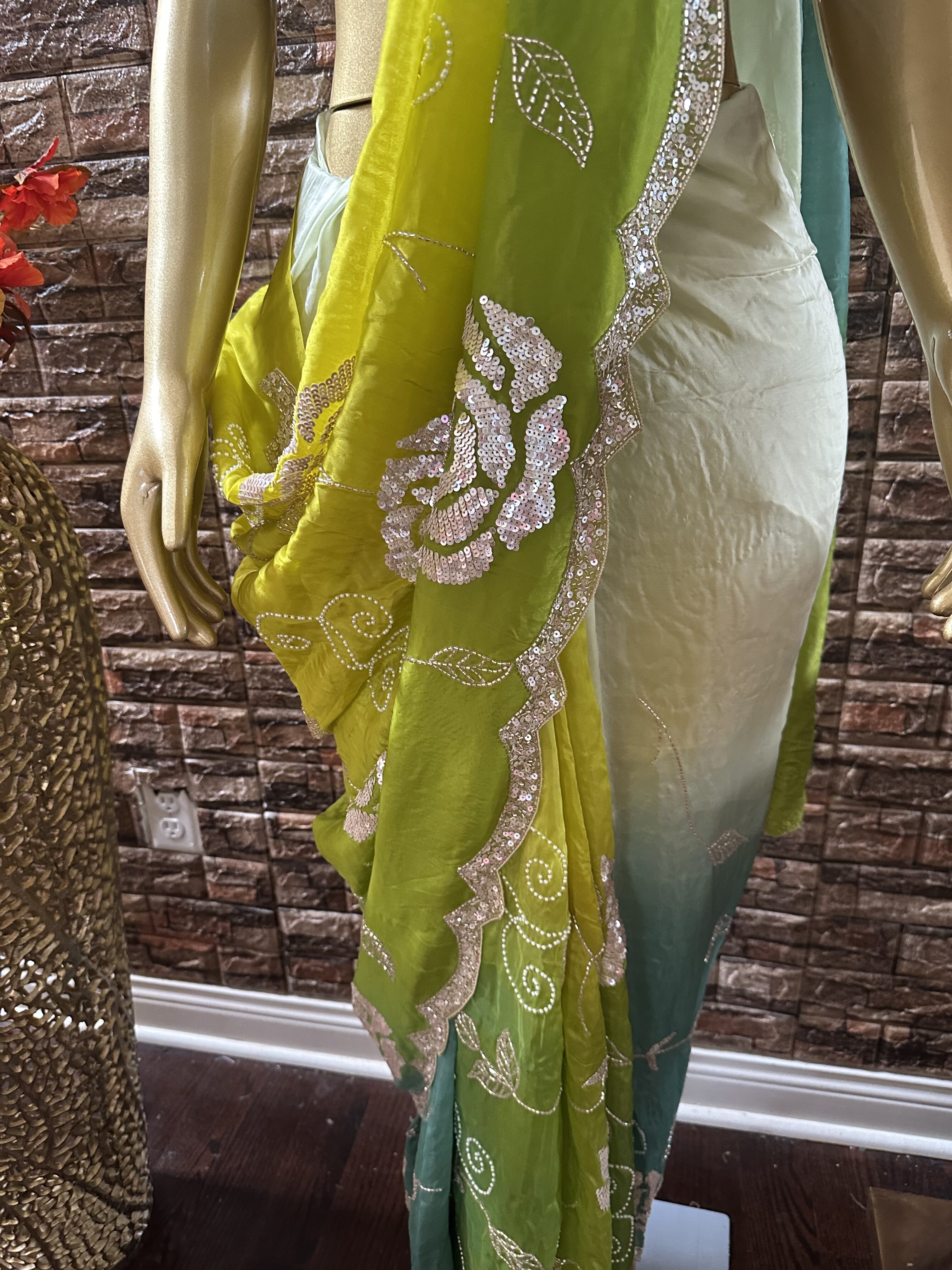 Very beautiful ombre saree - Image 3