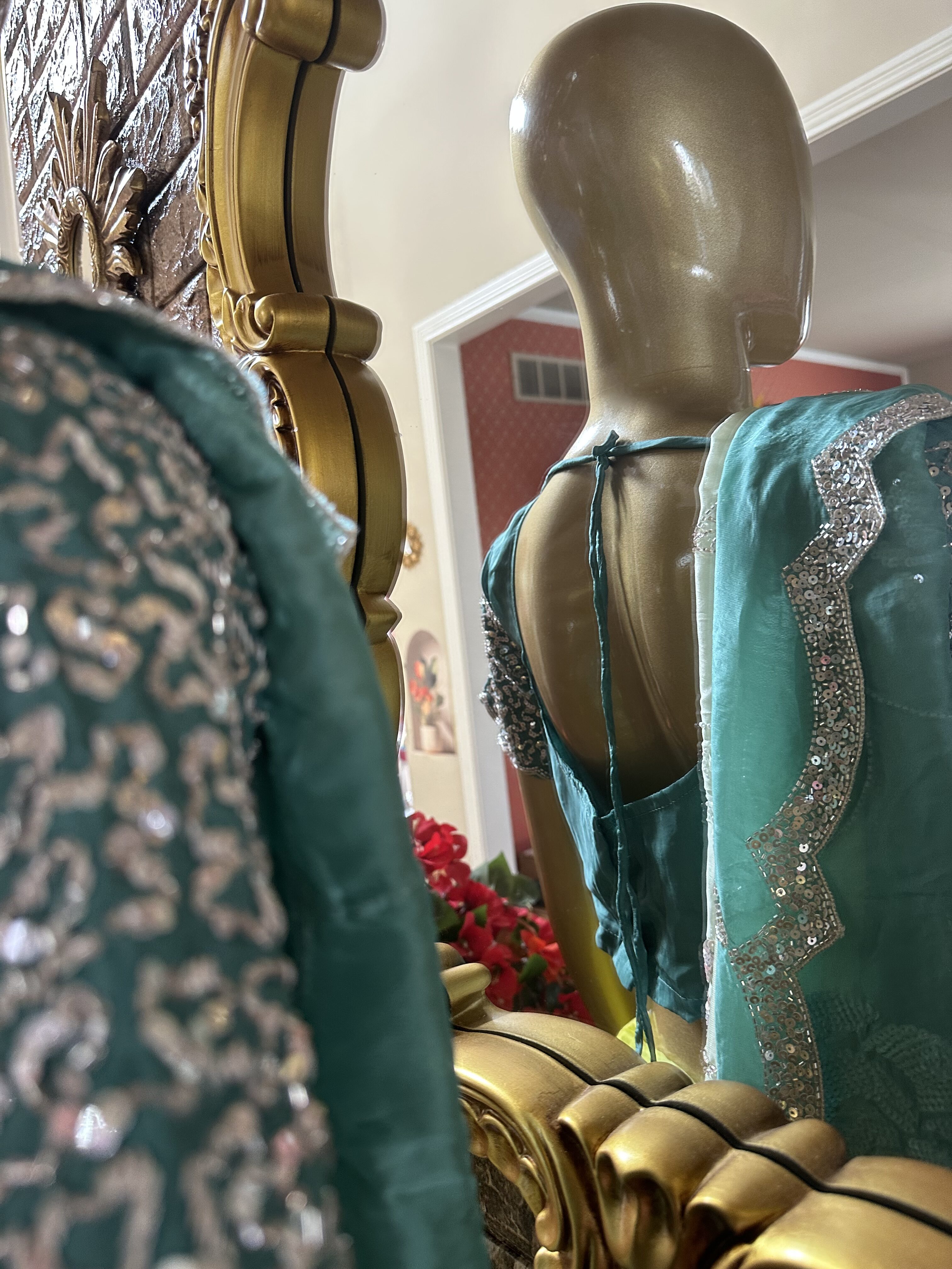 Very beautiful ombre saree - Image 5