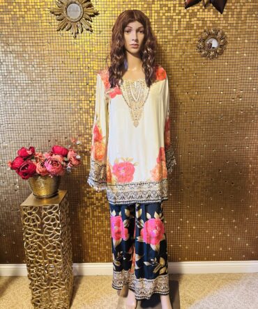 Beautiful cord set with flower print with embroidered yok