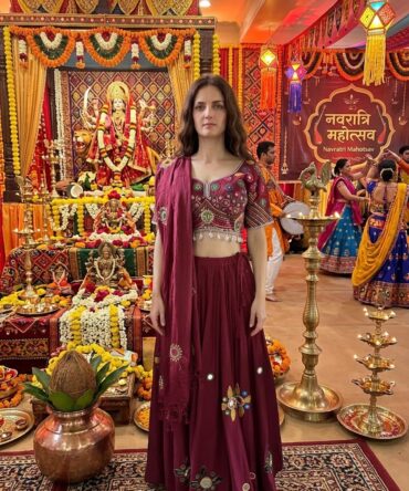 Beautiful Maroon Navratri lahenga