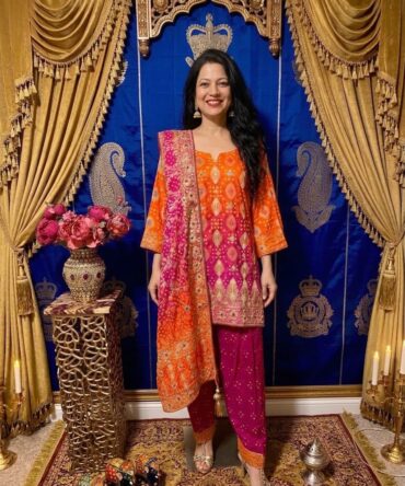 Beautiful dual ton bandhej palazzo suit