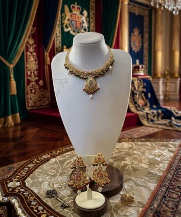 Jadaou golden jewelery set